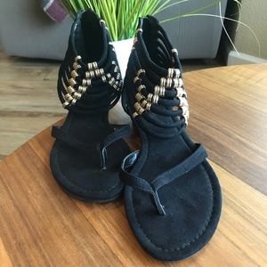 Black & Gold Flats✨